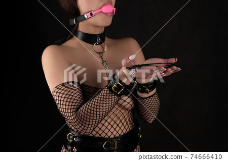 avo zartarian share slave girl on leash photos
