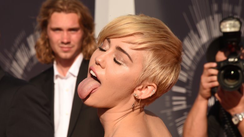 alejo cordoba recommends miley cyrus peeing in public pic