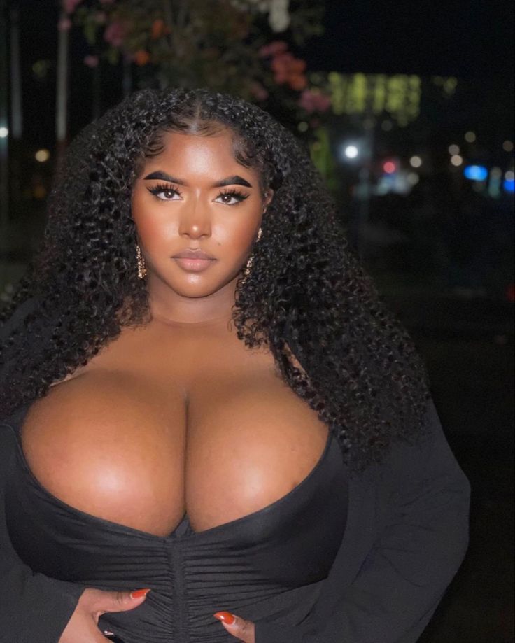 cristal davis recommends Large Breast Black Women