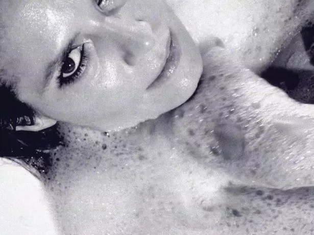 Heidi Klum Bath Tub men kc