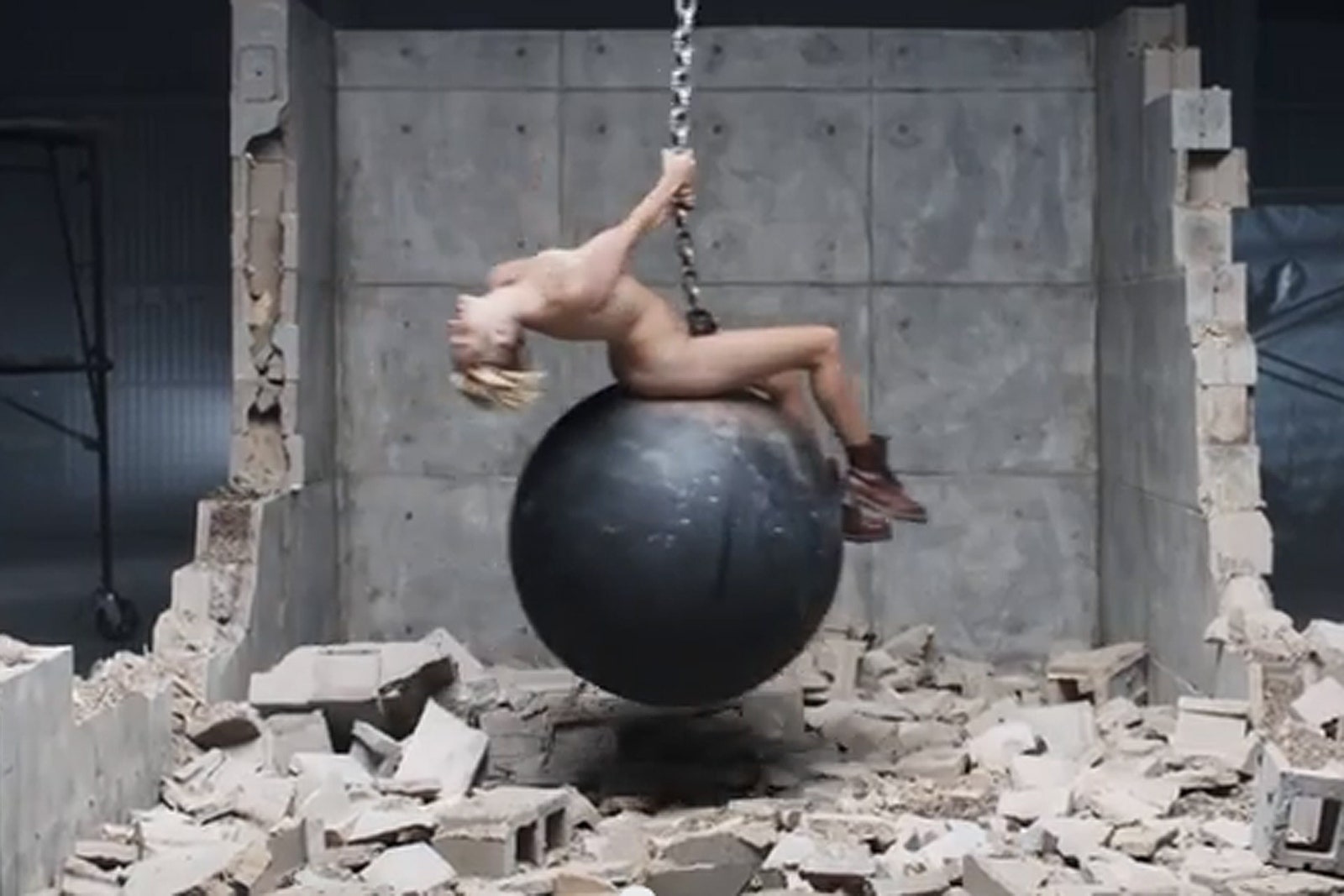 becky strouse recommends Miley Cyrus Wrecking Ball Uncensored