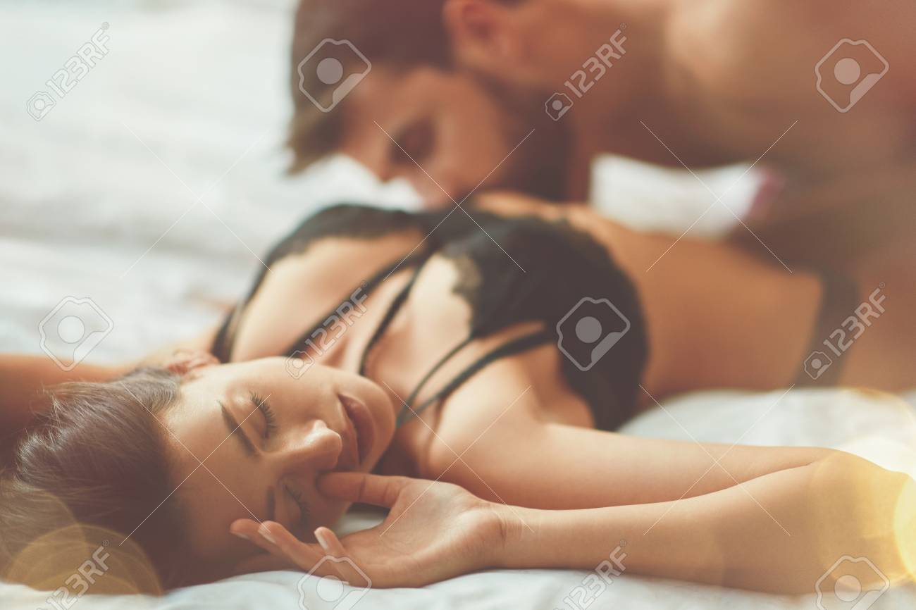 carol barros share man and woman making passionate love photos