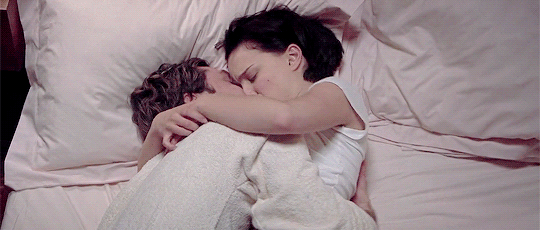 arnaud michel recommends Kissing In Bed Gif