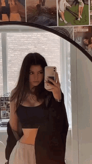abu hudzaifah recommends Hot Brunette Mirror Selfie