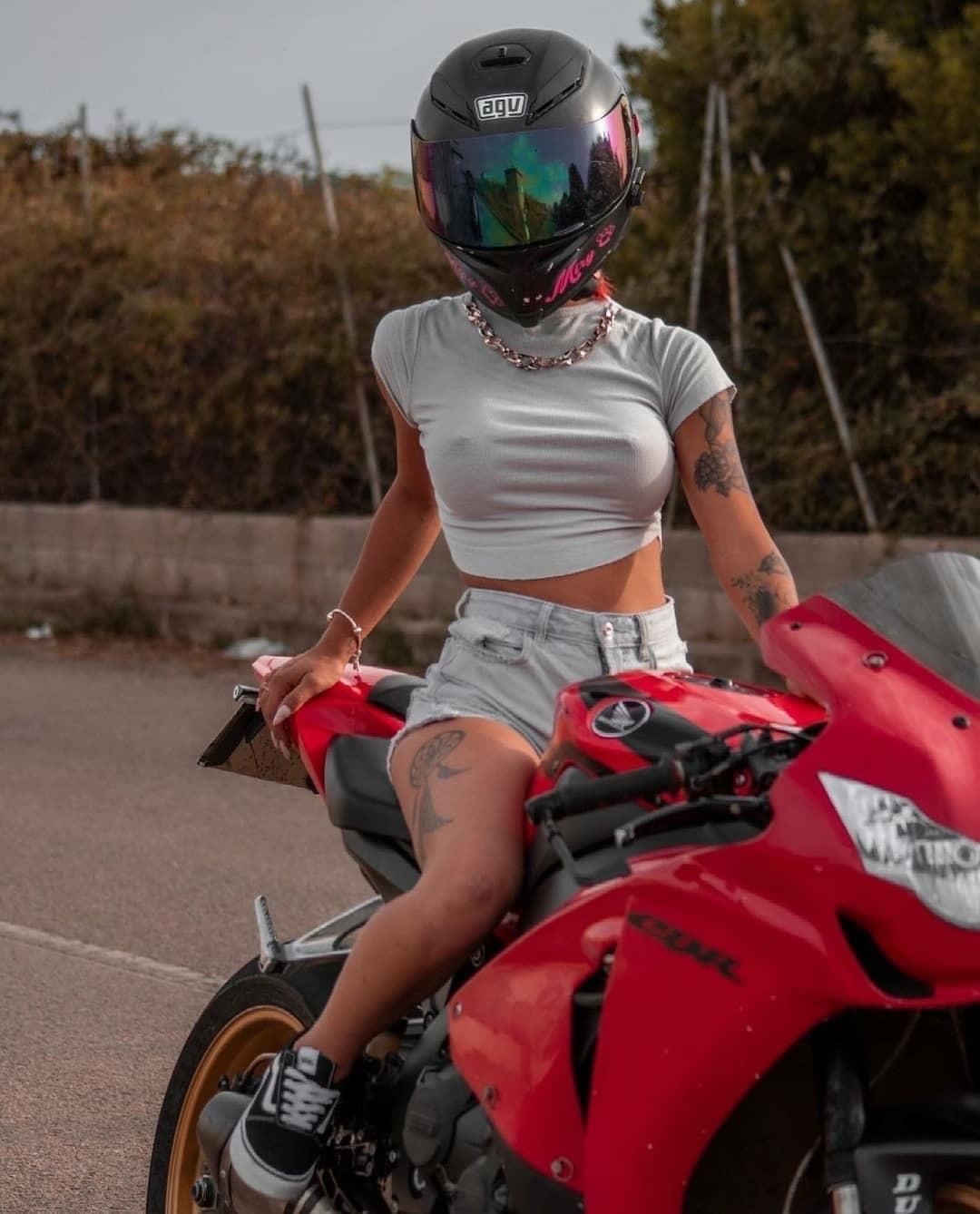 bruce brownfield recommends big tits on motorcycle pic