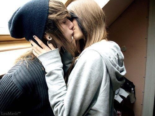 cynthia barrozo add hot emo girls kissing photo