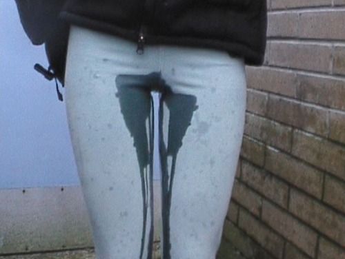 beth osborne add photo wet pants in public