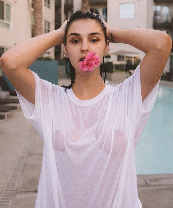 Wet Woman In White Shirt Photos gomezselena twitter