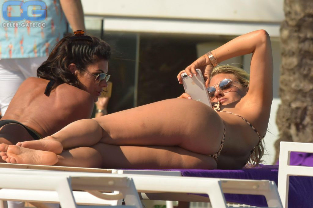barbara dascenzo recommends Danielle Armstrong Nude