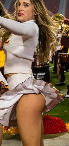 alexander solodov recommends Usc Song Girls Upskirt