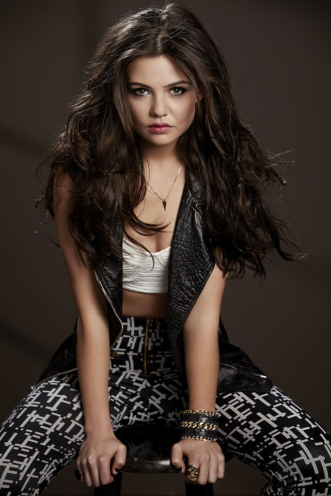 claire yetton add danielle campbell hot photo