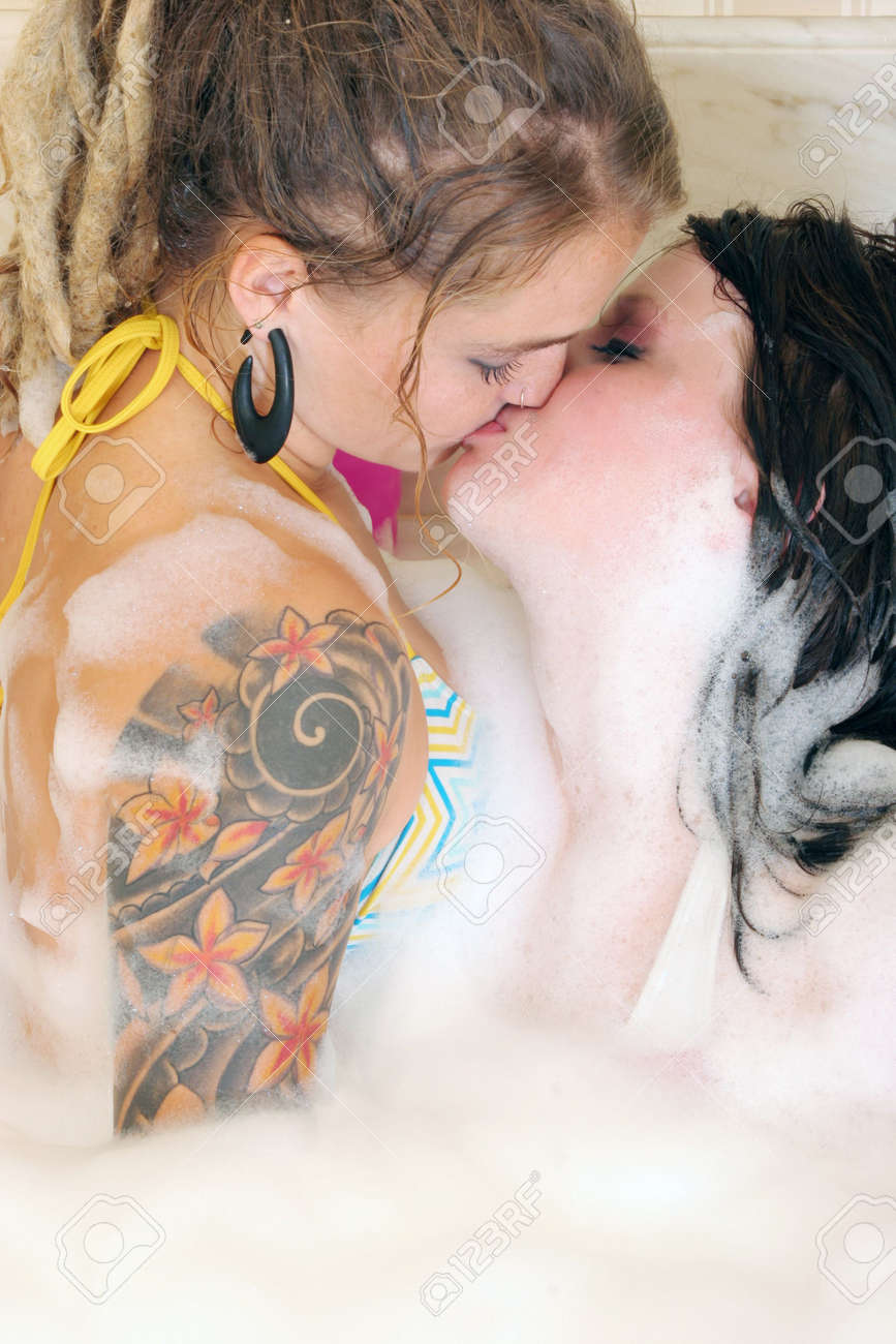 alessandro di benedetto add photo girls kissing in bathtub