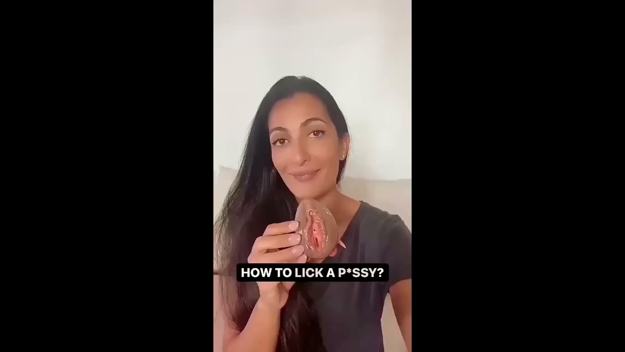how to suck the clitoris