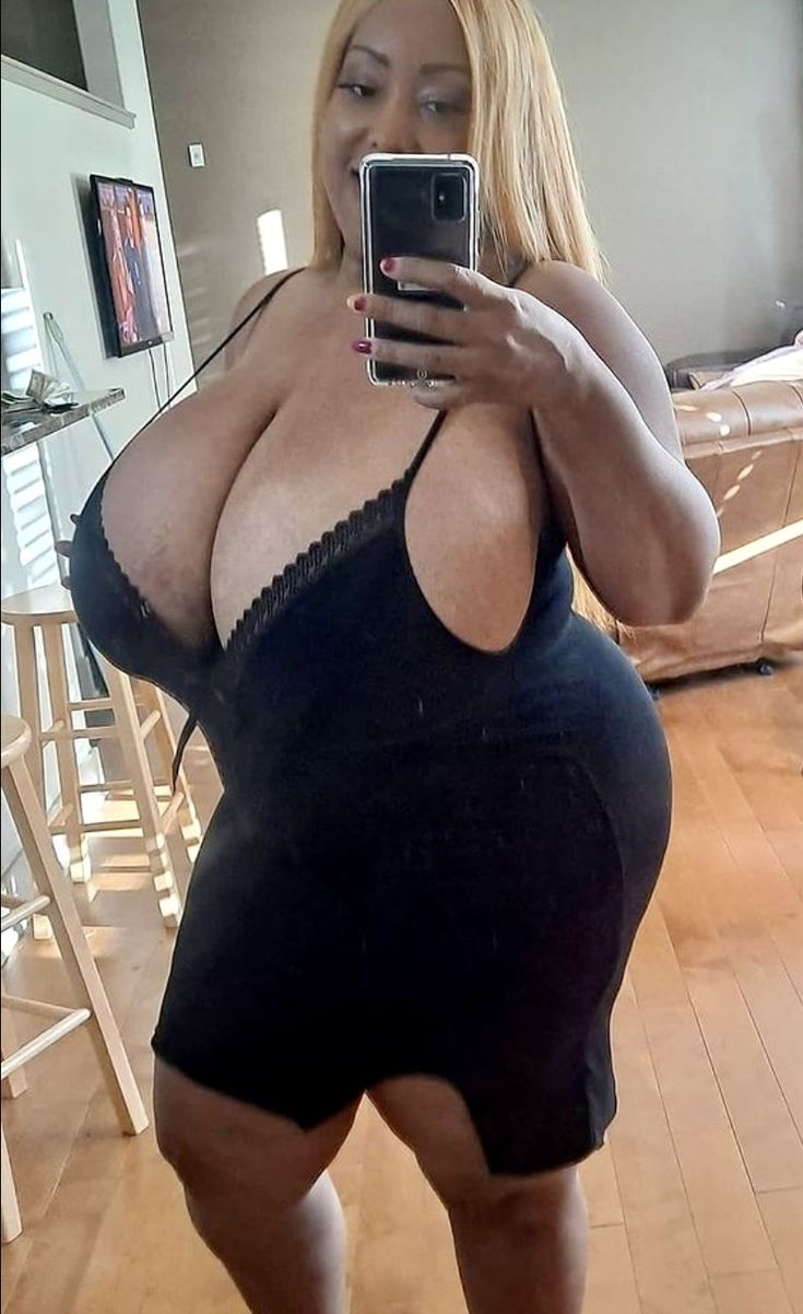 amanda robnett recommends Big Huge Black Boobs