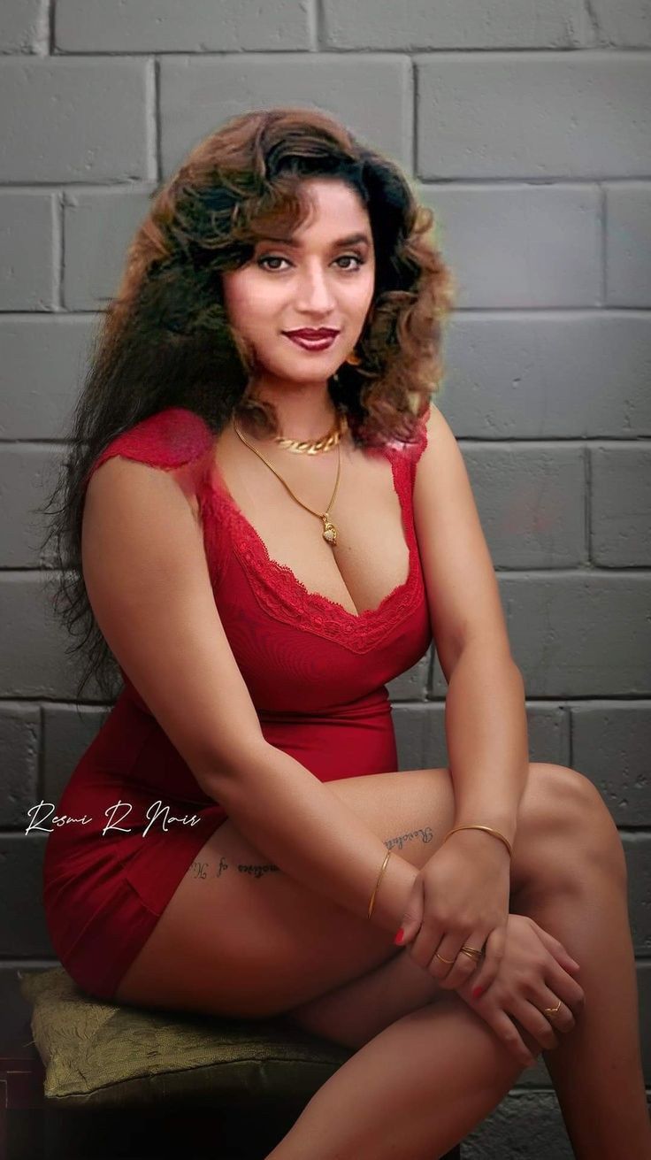 ana pham share madhuri dixit hot image photos