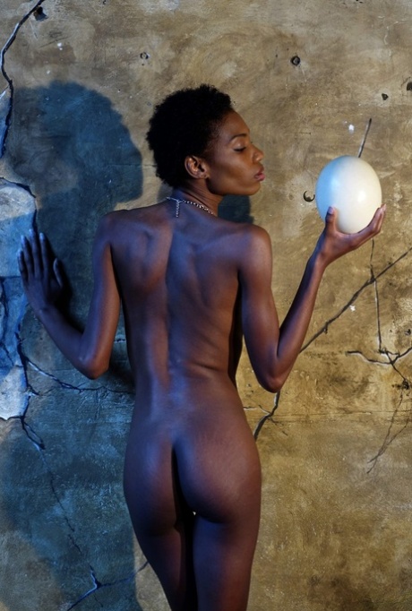 cedric reed recommends Dark Skin Nude Woman
