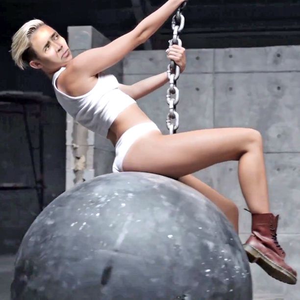 betty boope share miley cyrus naked on wrecking ball photos