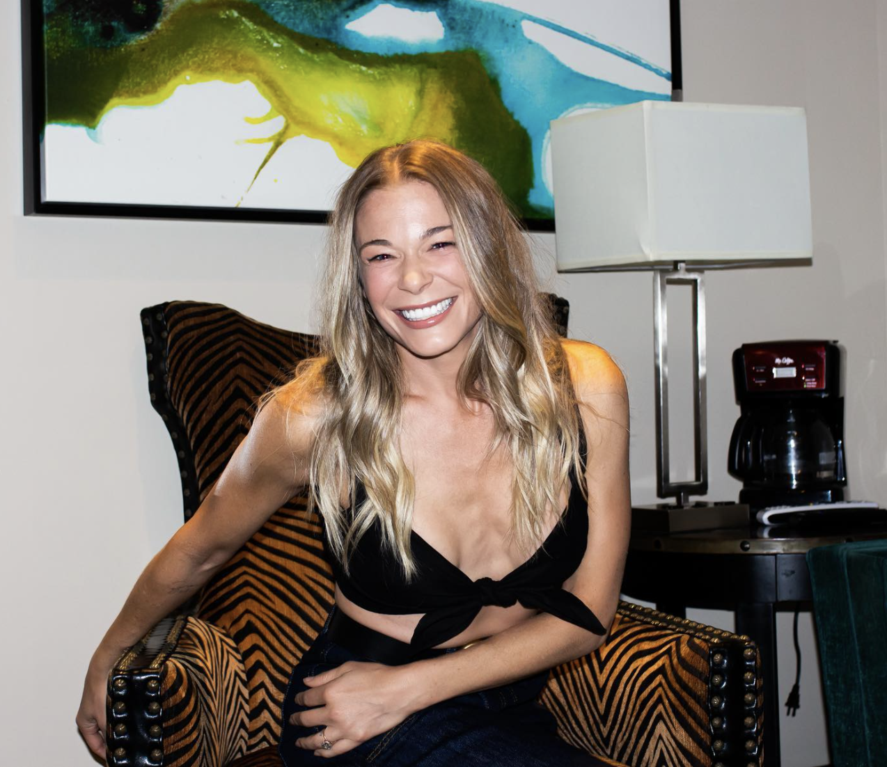 ariane savard recommends leann rimes topless pic