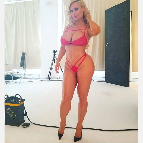 danny e smith recommends coco austin sexy pic