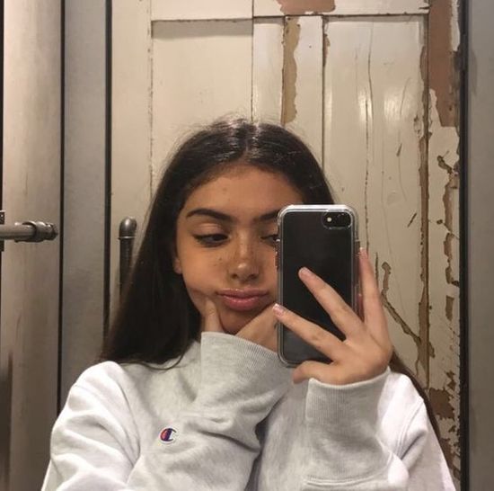 abdul qader recommends hot brunette mirror selfie pic