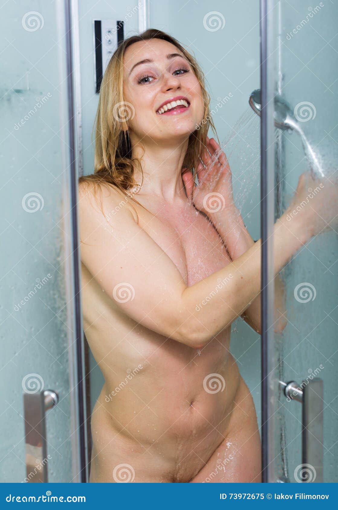 amy rohweder add photo naked in shower