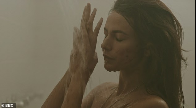 watch girl in shower
