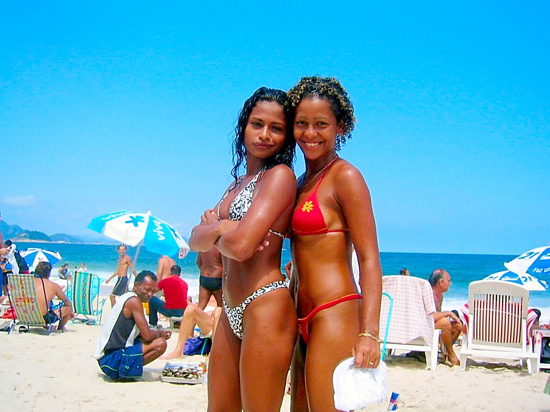 beautiful nude beach babes