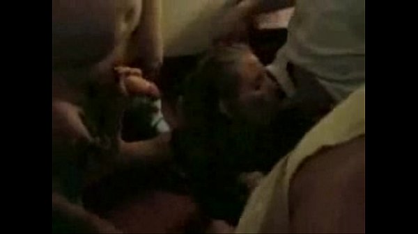 Blowjob At A Party giovane ragazza