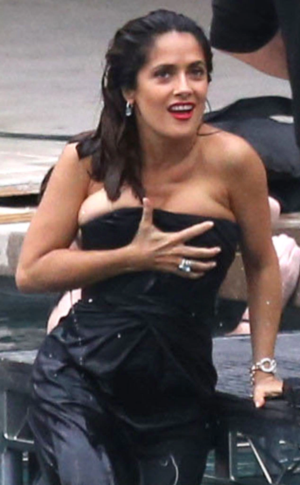 david dinapoli recommends selma hayek nipple slip pic