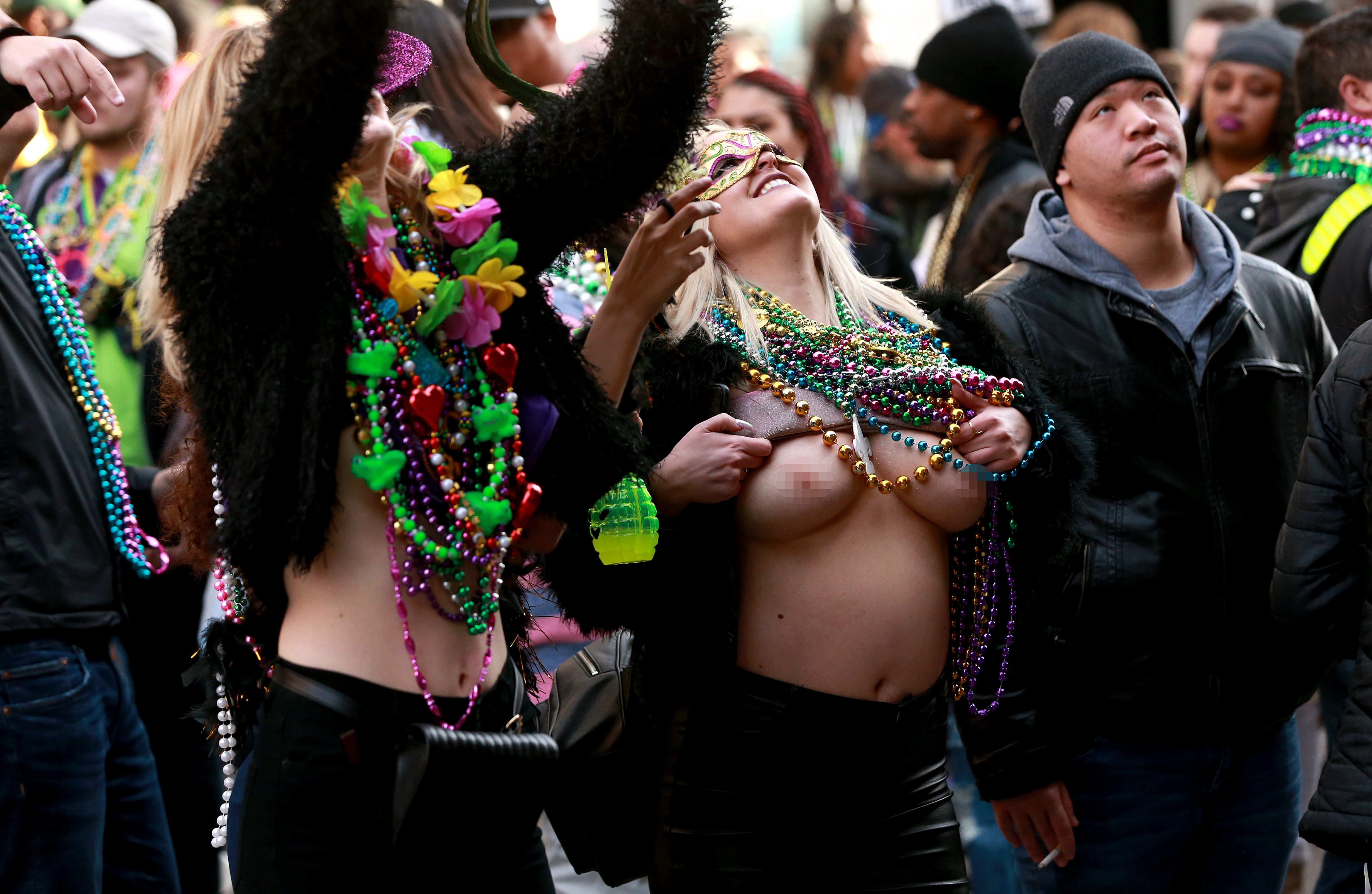 alicia cerbito recommends Mardi Gras Flashing Photos