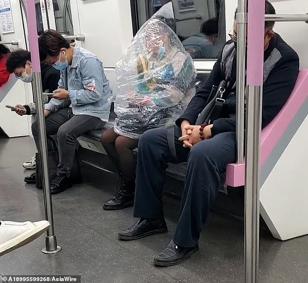 girl getting eaten out on subway