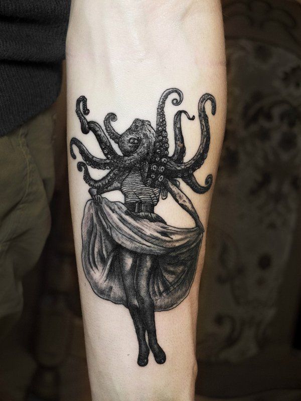 dave lamping recommends girl with the octopus tattoo pic