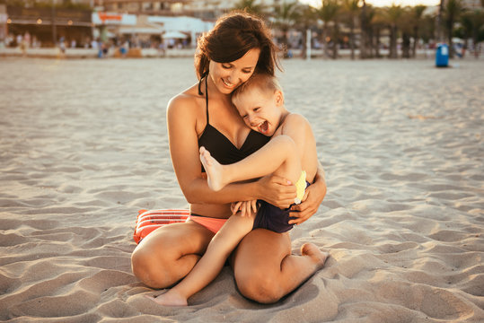 mother son nude beach