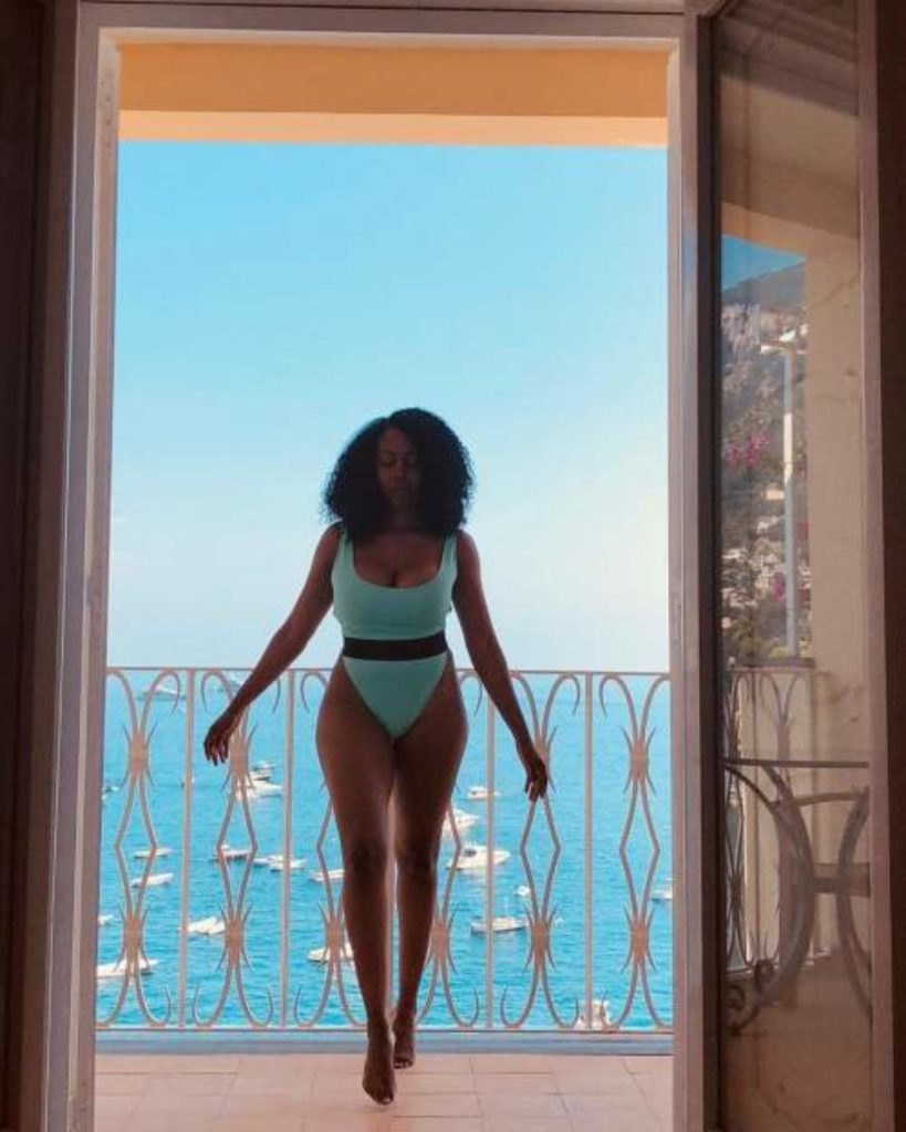 simone missick side boob