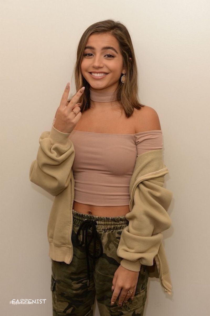 dane hahn add photo isabela moner boobs