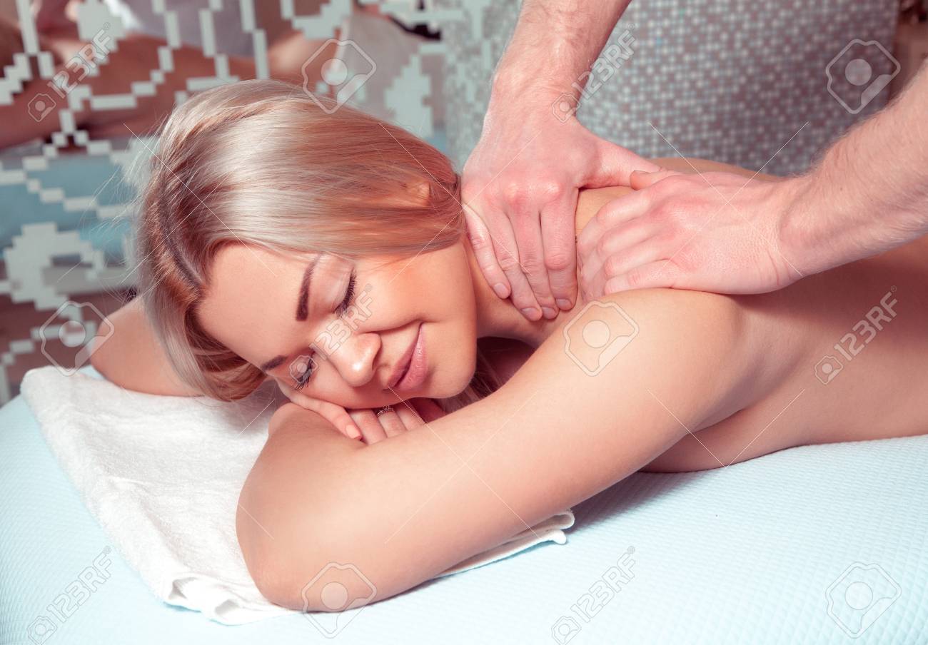 alan nickel recommends hot girl gets massage pic
