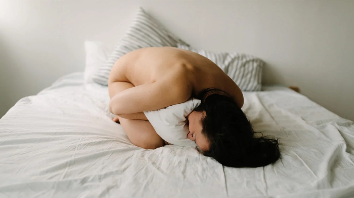 Girl Has Sex With Pillow erotik portal