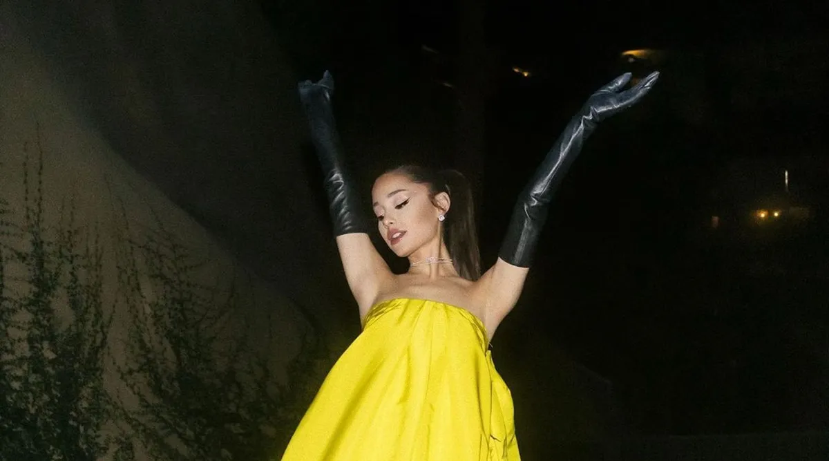 derek hoagland recommends Ariana Grande Yellow Dress