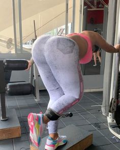 ahmed faez share big booty bend over photos