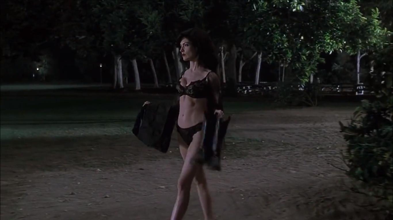 charles mims recommends Lara Flynn Boyle Lingerie