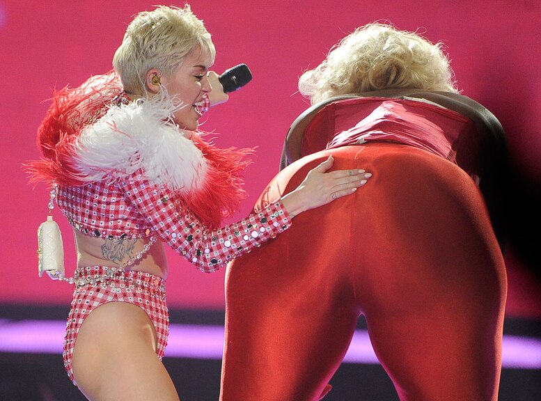 miley cyrus booty
