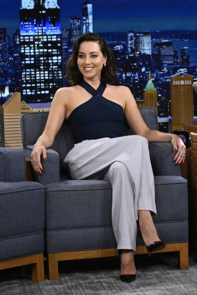 damian burnside share aubrey plaza feet photos