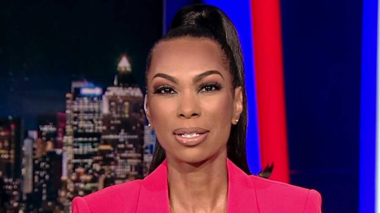 caroline hauser recommends Harris Faulkner Topless