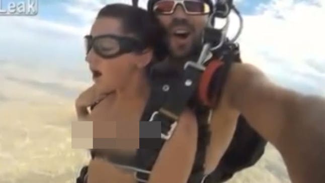amelia matera share skydiving while having sex photos
