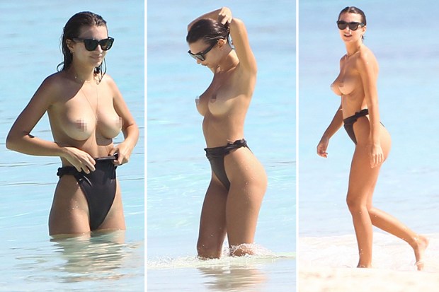 Emily Ratajkowski Topless In Cancun si masturbano