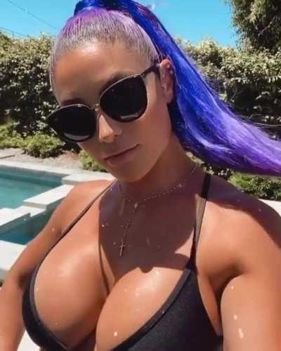 ann mcdowell recommends Eva Marie Tits