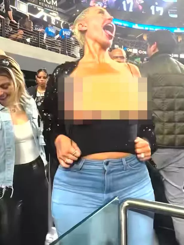 Best of Bare boobs in motion