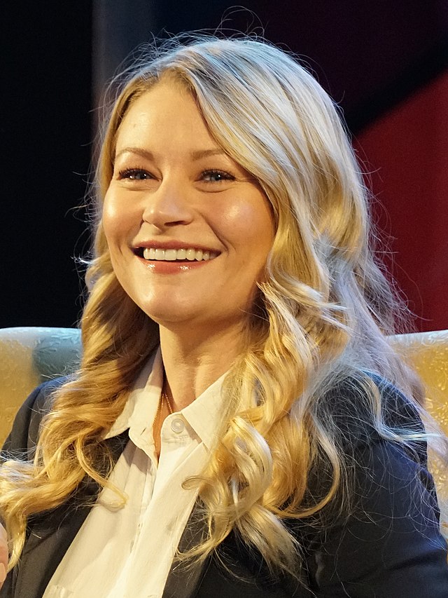 brandon froelich recommends Emilie De Ravin Blonde