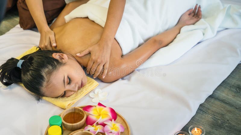 belen cox recommends asian lesbian oil massage pic