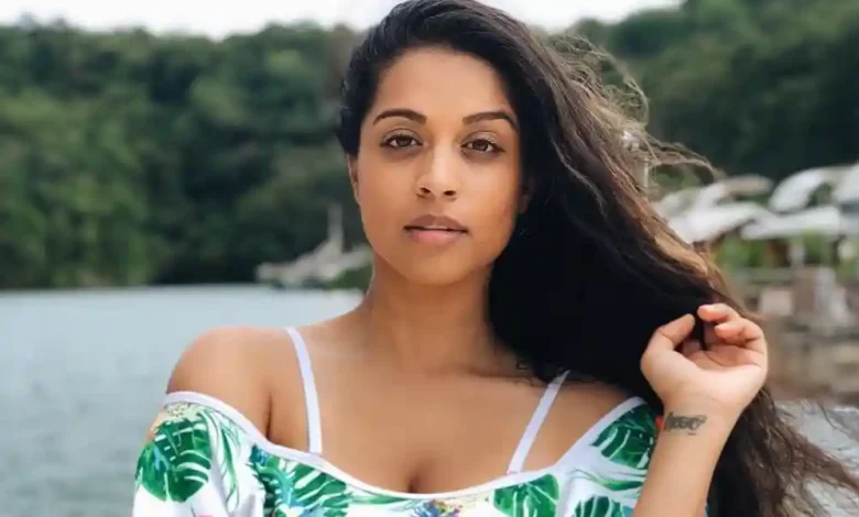 derly garcia recommends Lilly Singh Feet